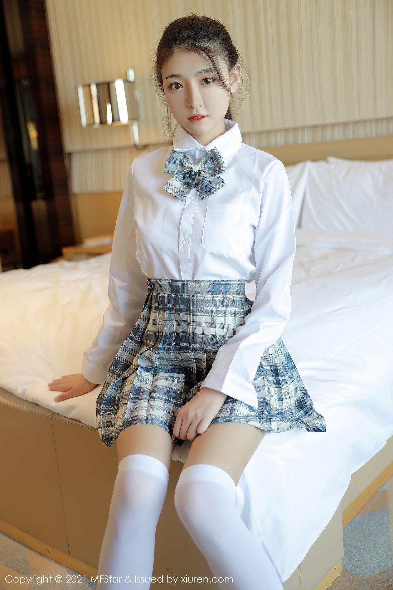 [MFStar模范学院] 2021.01.27 VOL.448 Laura苏雨彤 [40P-412MB]