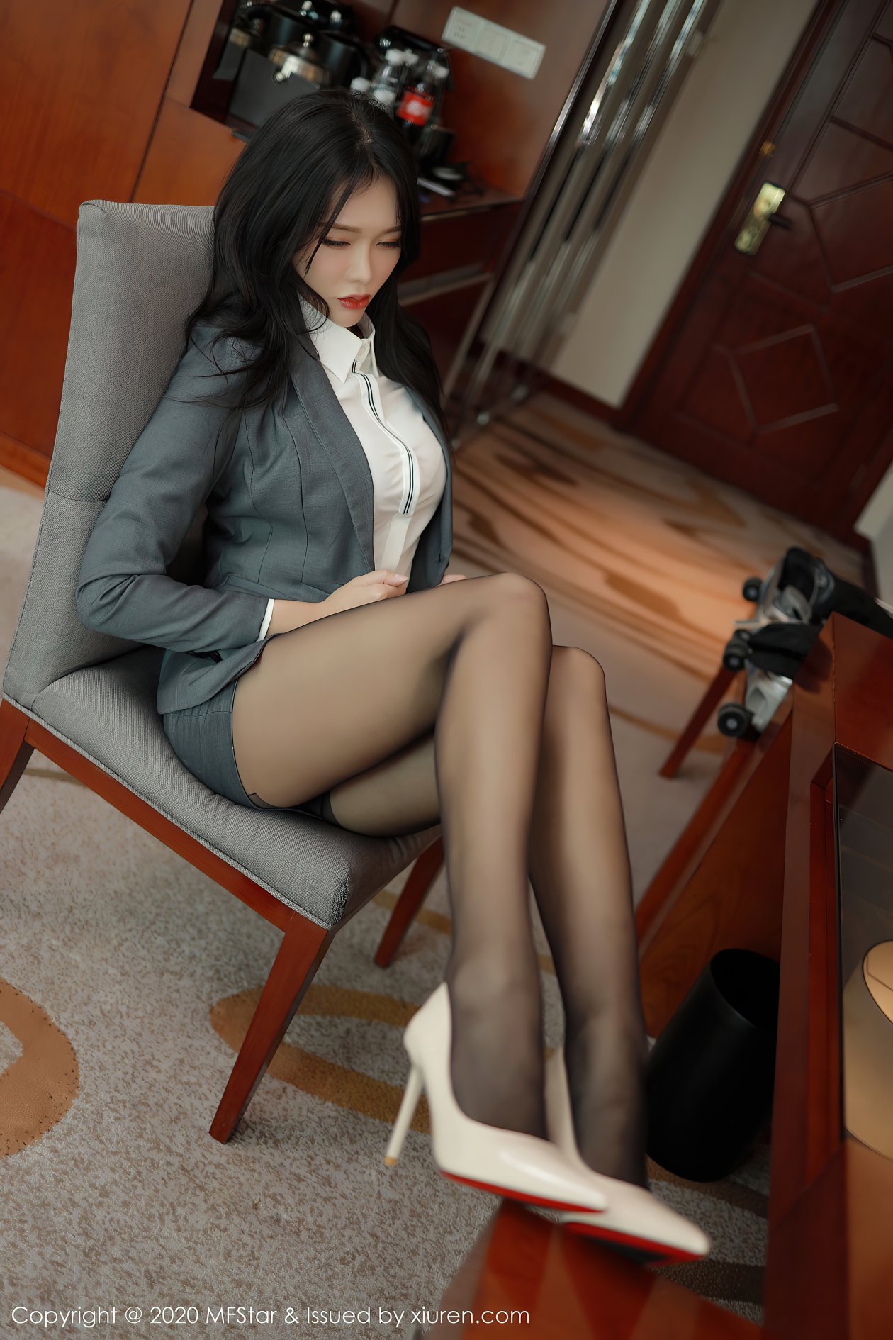 [MFStar模范学院] 2020.12.18 VOL.426 娜比 [48P-509MB]