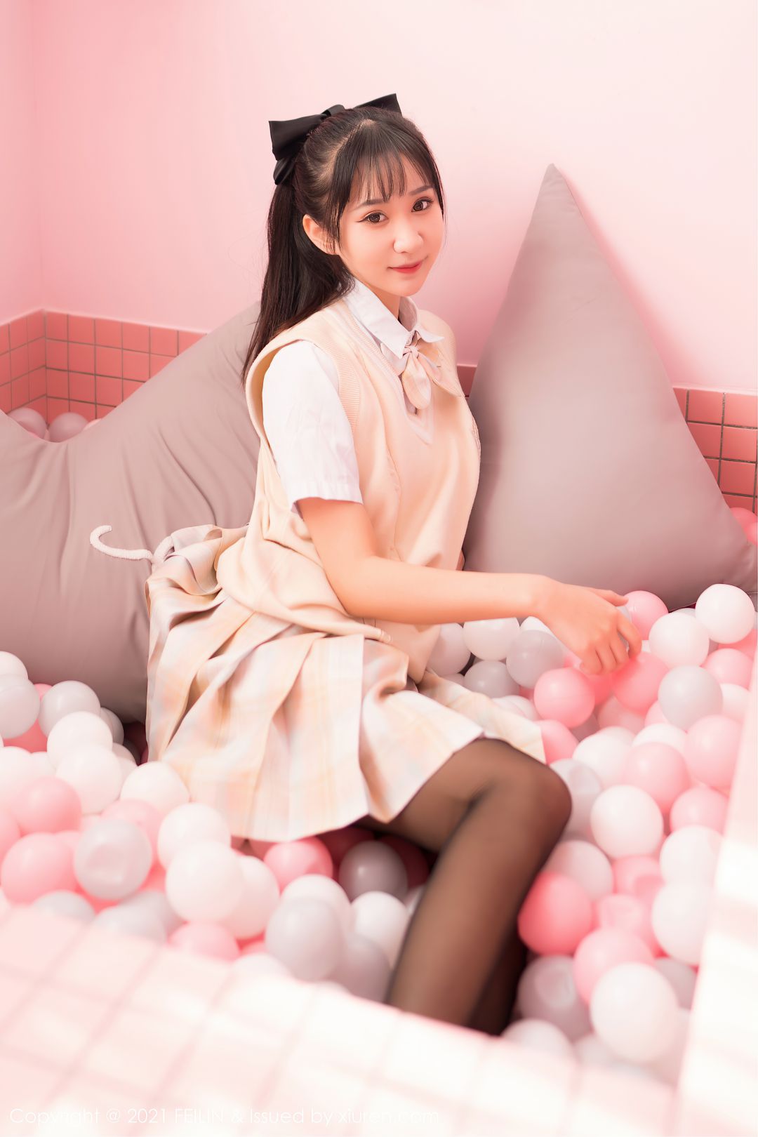 [Feilin嗲囡囡] 2021.10.28 VOL.417 小果冻儿 [70P-583MB]