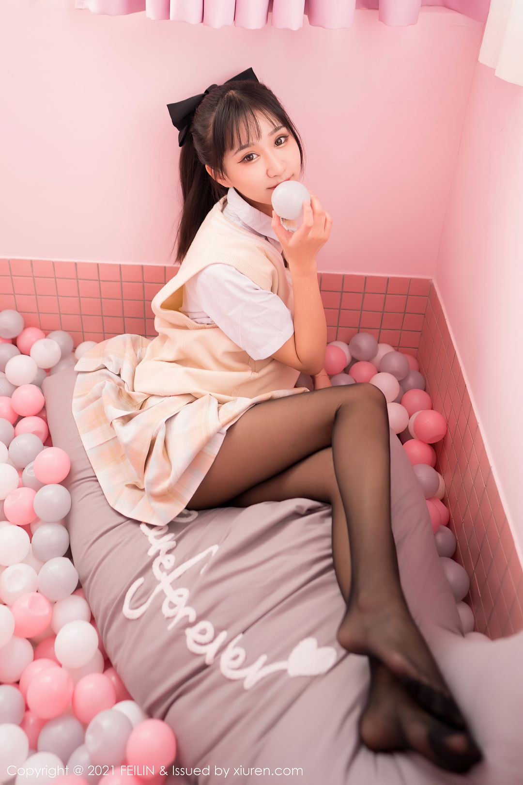 [Feilin嗲囡囡] 2021.10.28 VOL.417 小果冻儿 [70P-583MB]