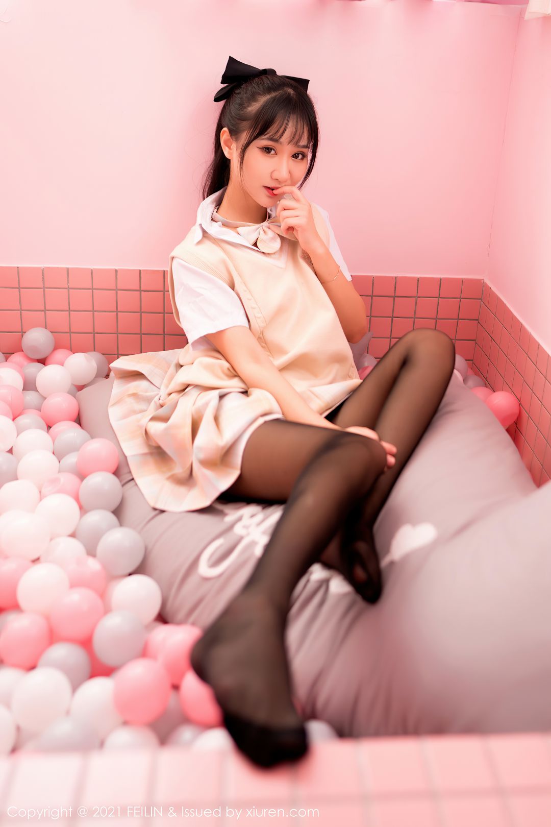 [Feilin嗲囡囡] 2021.10.28 VOL.417 小果冻儿 [70P-583MB]