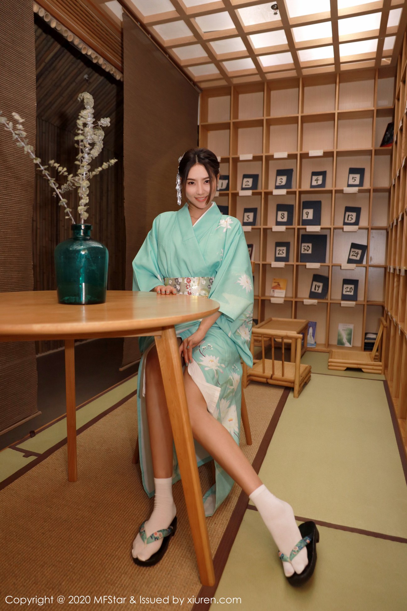 [MFStar模范学院] 2020.05.19 VOL.332 方子萱 [71P-240MB]