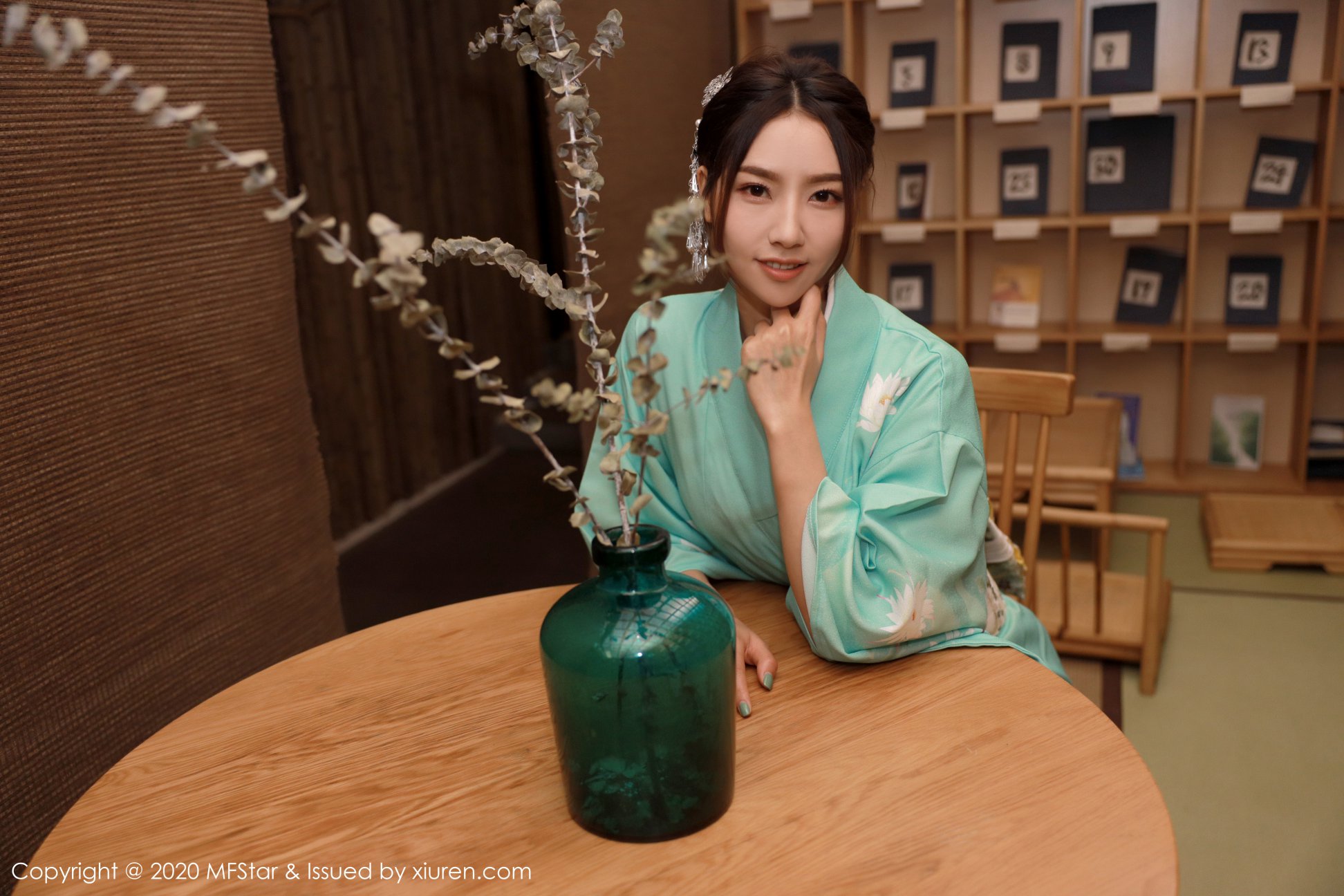 [MFStar模范学院] 2020.05.19 VOL.332 方子萱 [71P-240MB]