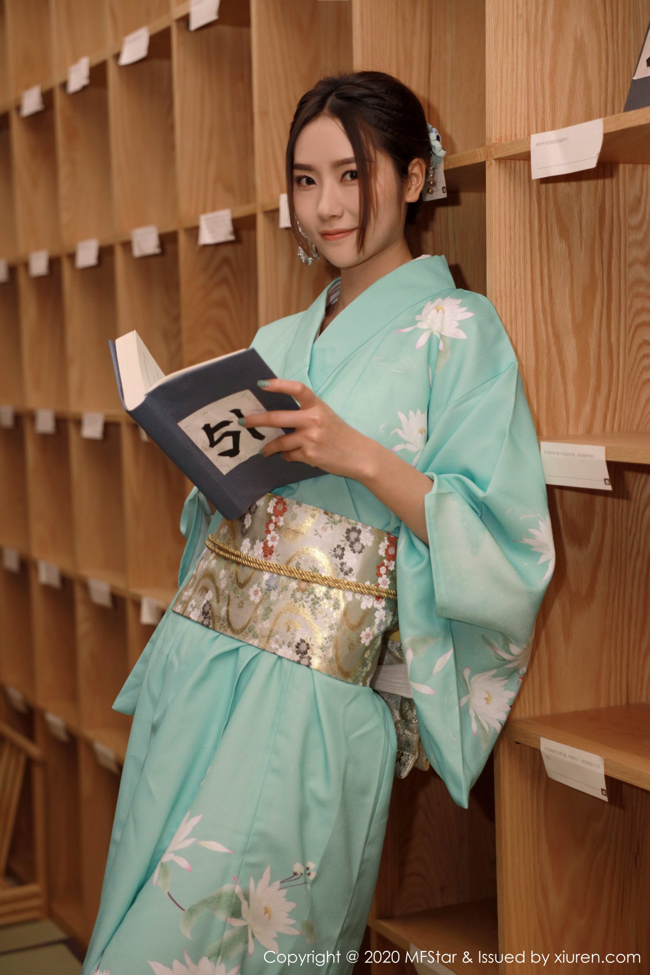 [MFStar模范学院] 2020.05.19 VOL.332 方子萱 [71P-240MB]