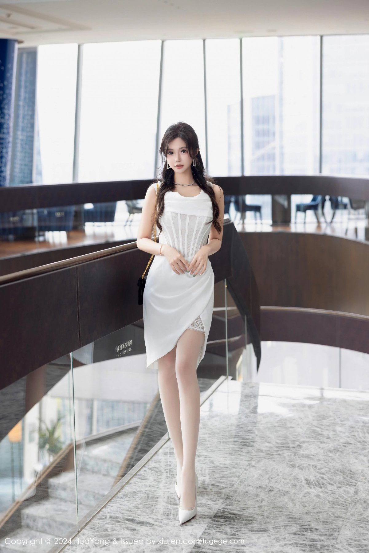 [HuaYang花漾] 2024.10.12 VOL.612 绮里嘉ula [86P-853MB]