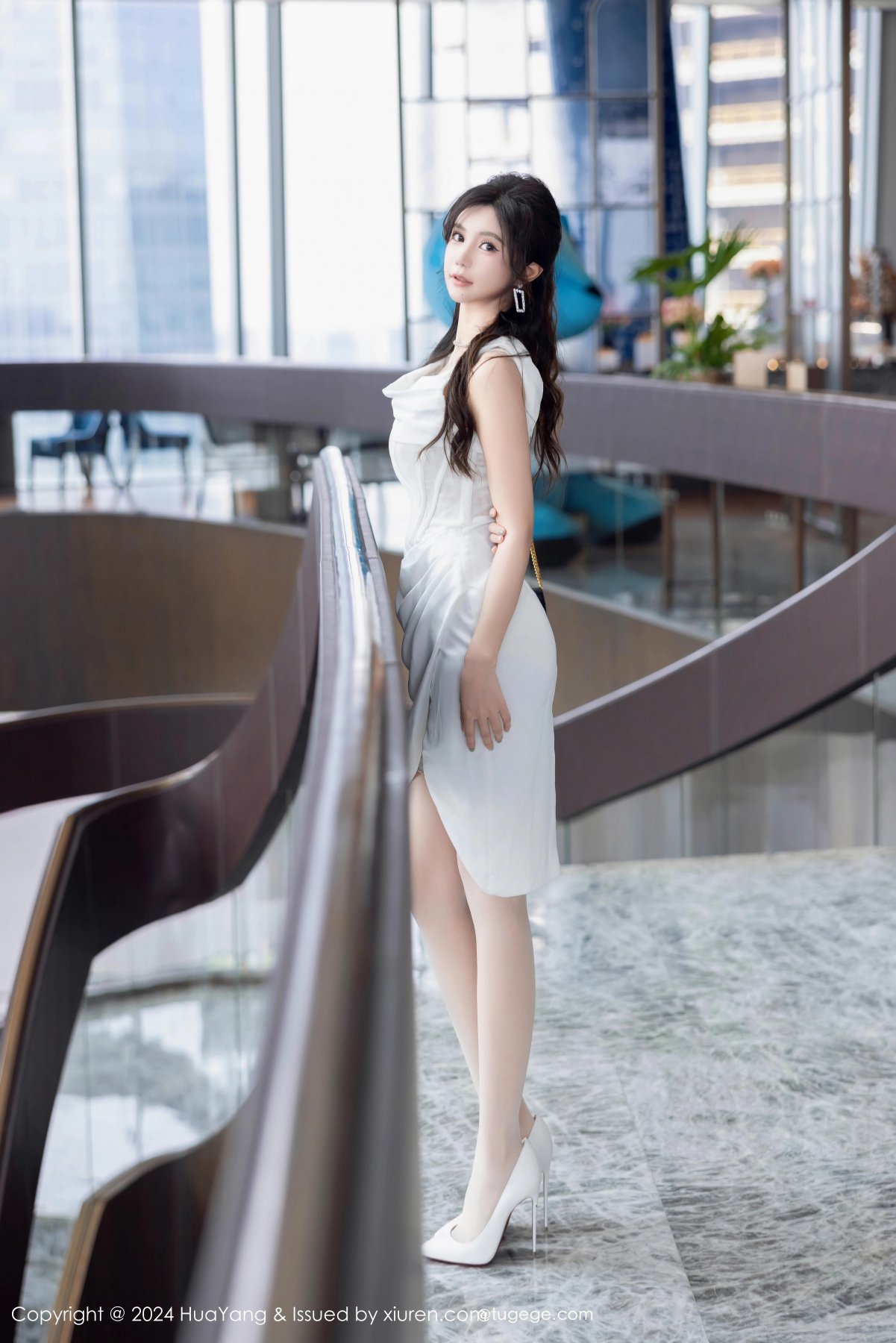 [HuaYang花漾] 2024.10.12 VOL.612 绮里嘉ula [86P-853MB]