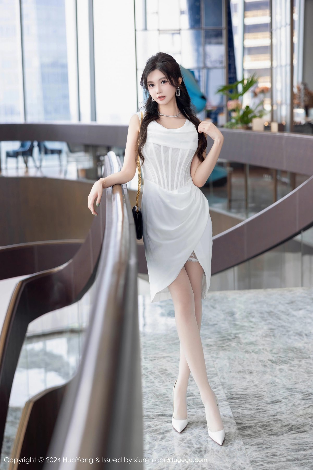 [HuaYang花漾] 2024.10.12 VOL.612 绮里嘉ula [86P-853MB]