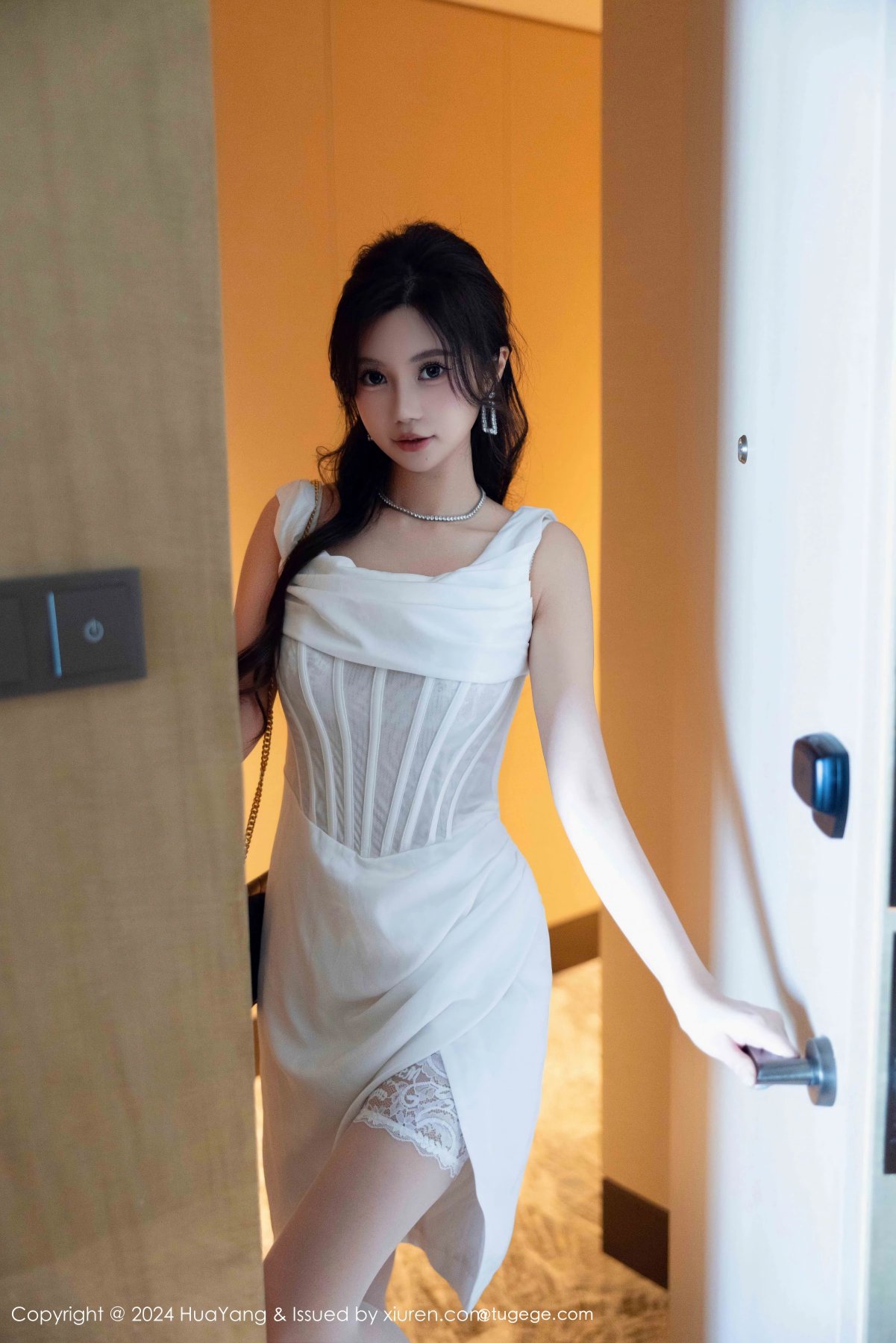 [HuaYang花漾] 2024.10.12 VOL.612 绮里嘉ula [86P-853MB]