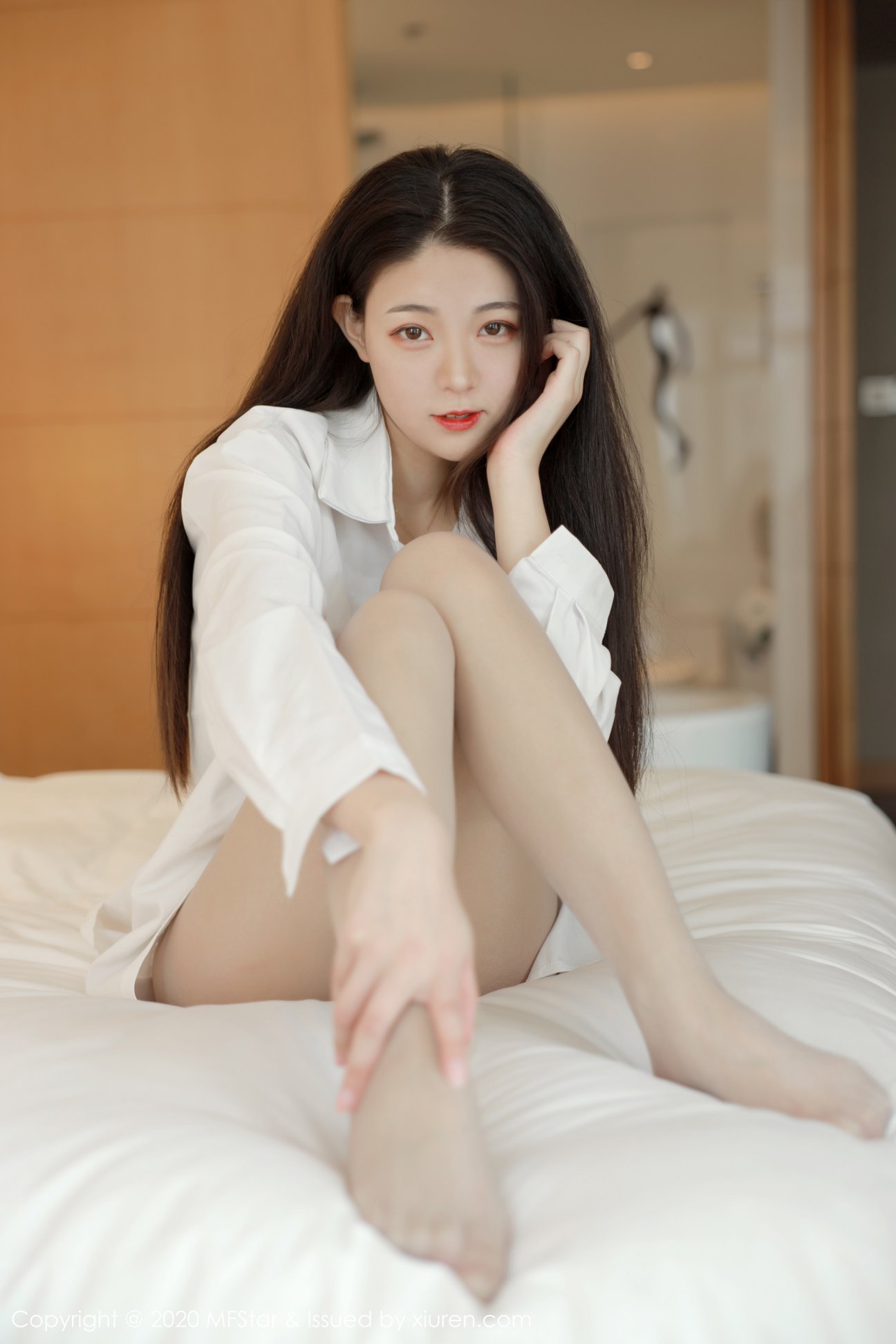 [MFStar模范学院] 2020.05.04 VOL.321 Laura张小妮 [58P-125MB]