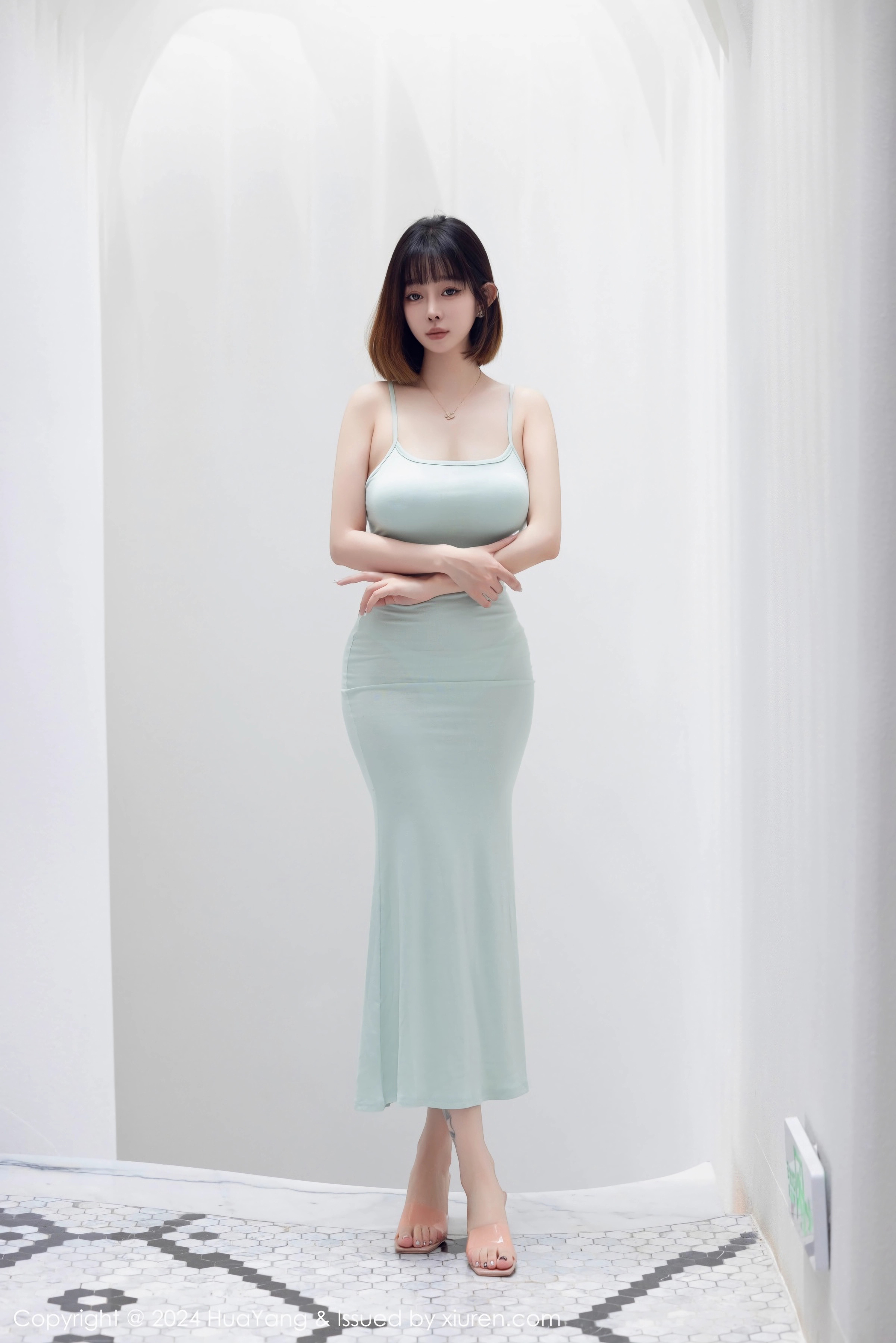 [HuaYang花漾] 2024.06.28 VOL.586 王雨纯 [94P-682MB]