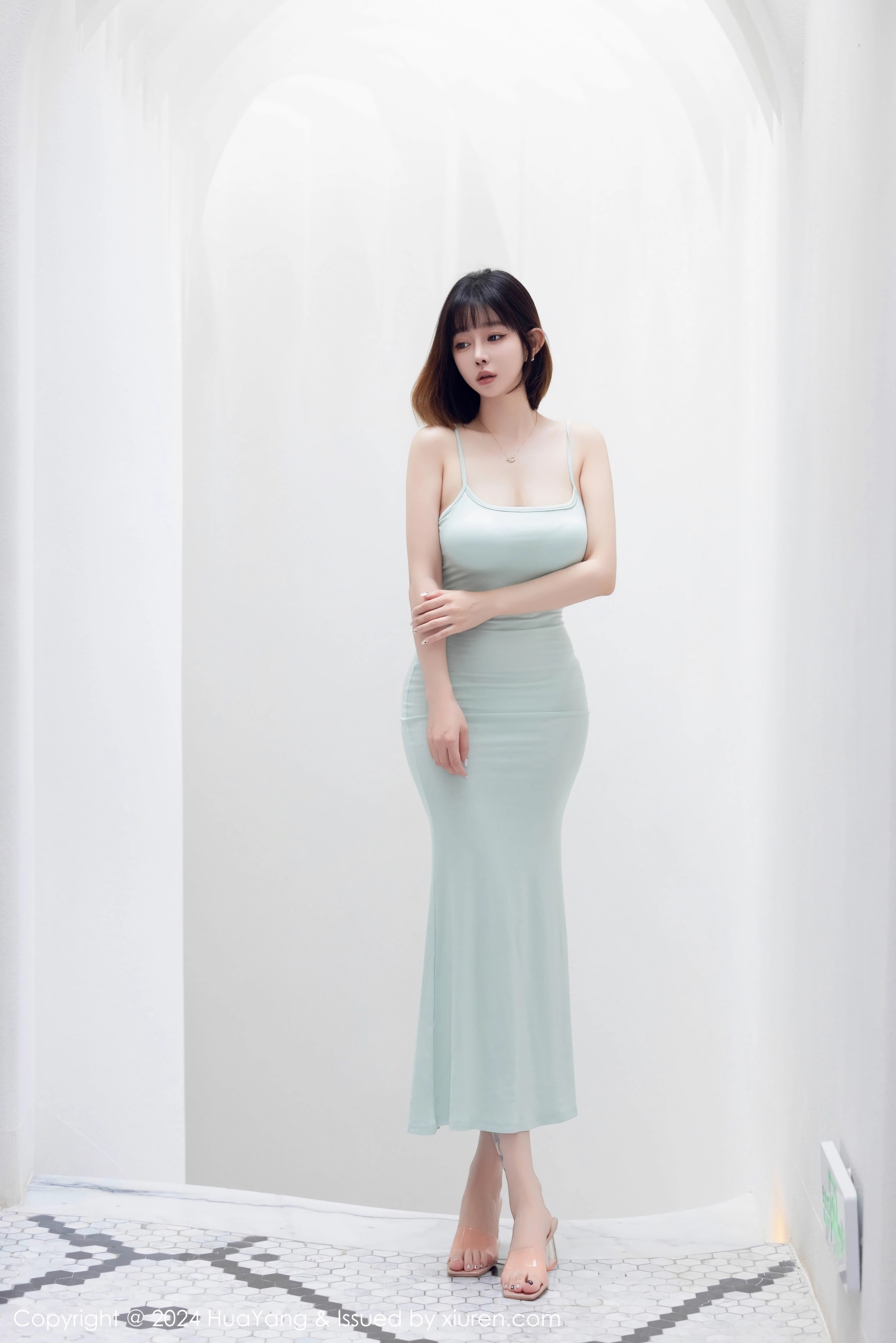 [HuaYang花漾] 2024.06.28 VOL.586 王雨纯 [94P-682MB]