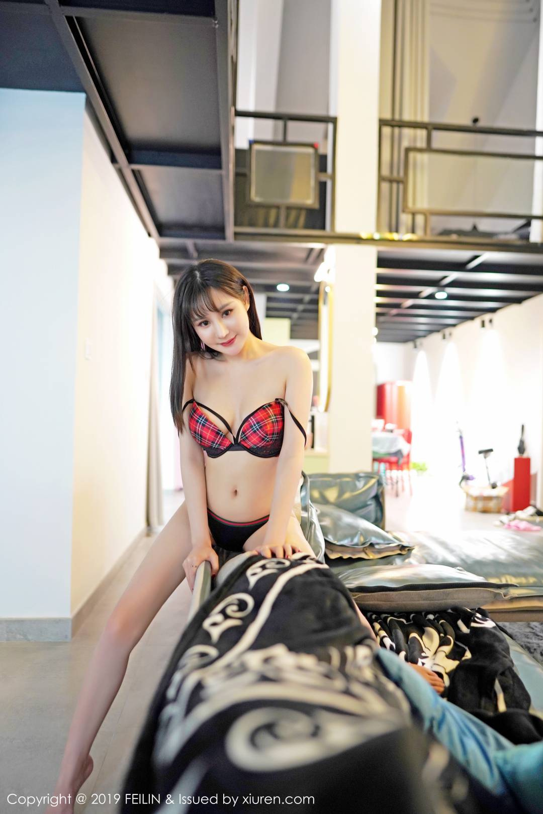 [FEILIN嗲囡囡] 2019.09.05 VOL.205 Celina青妍[48P-161M]