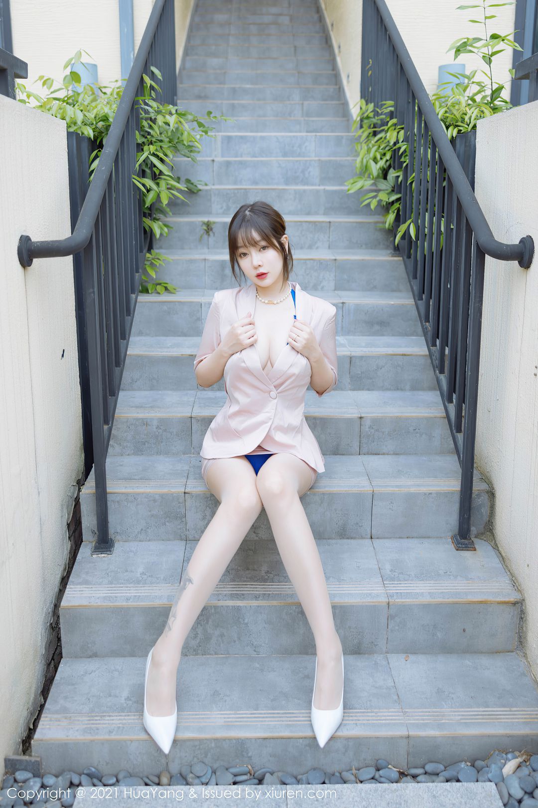 [HuaYang花漾] 2021.12.27 VOL.476 王雨纯 [43P-441MB]