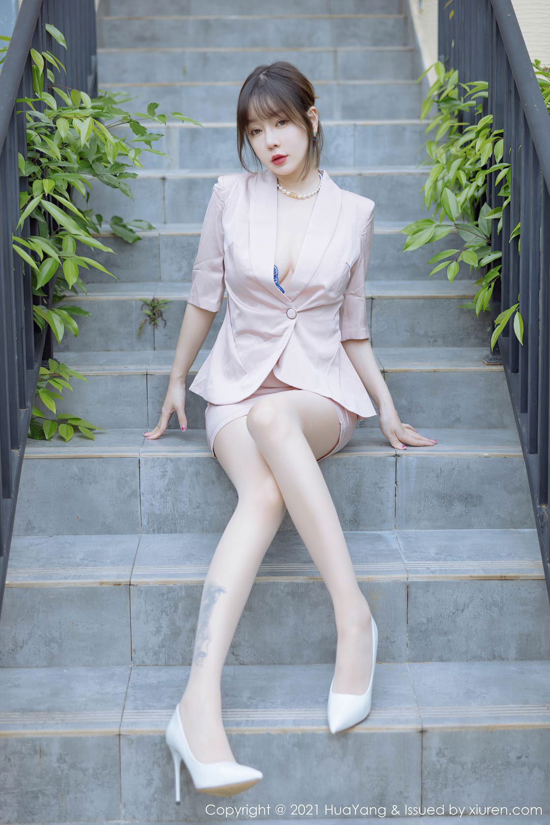 [HuaYang花漾] 2021.12.27 VOL.476 王雨纯 [43P-441MB]