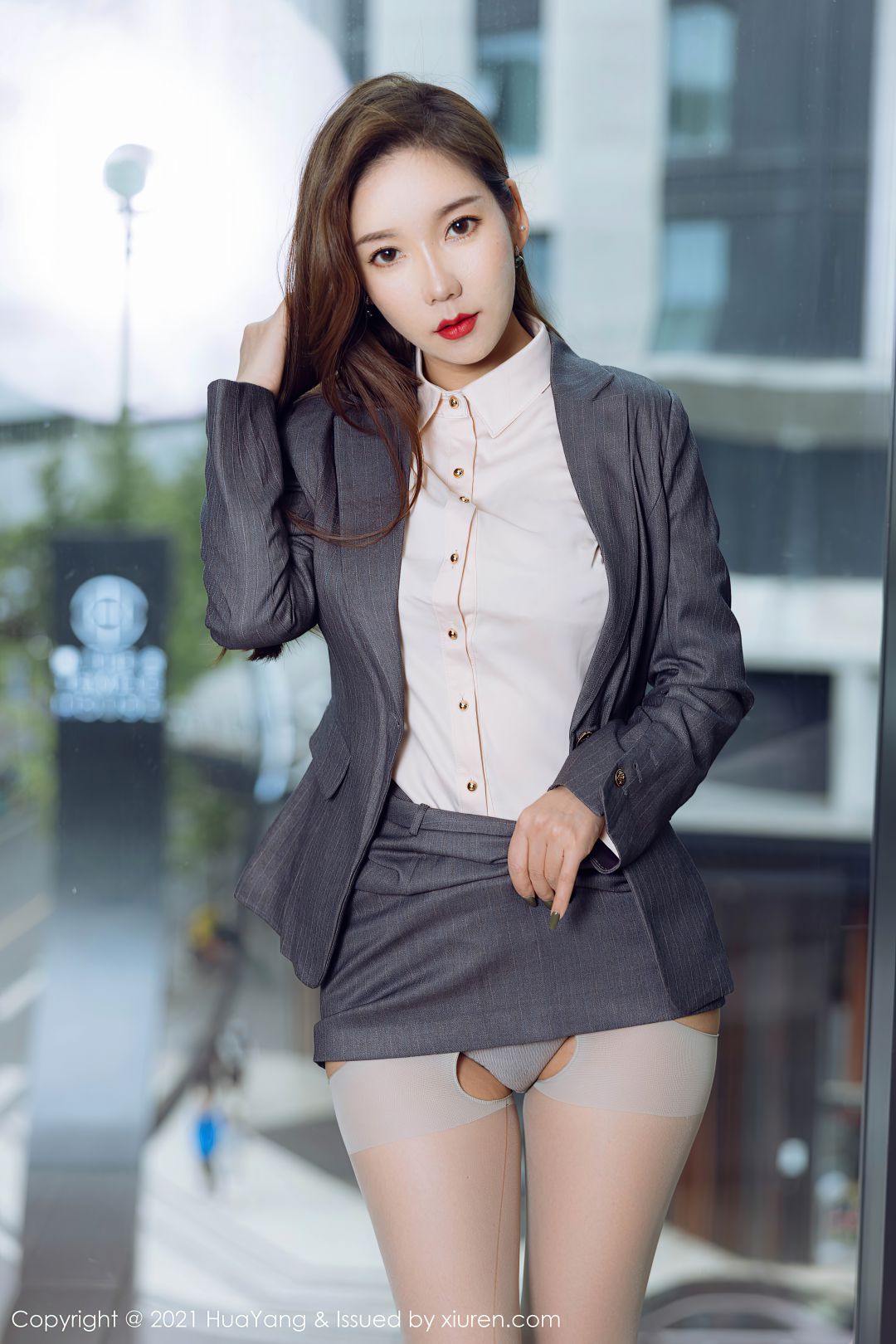 [HuaYang花漾] 2021.11.29 VOL.470 艾静香 [49P-491MB]