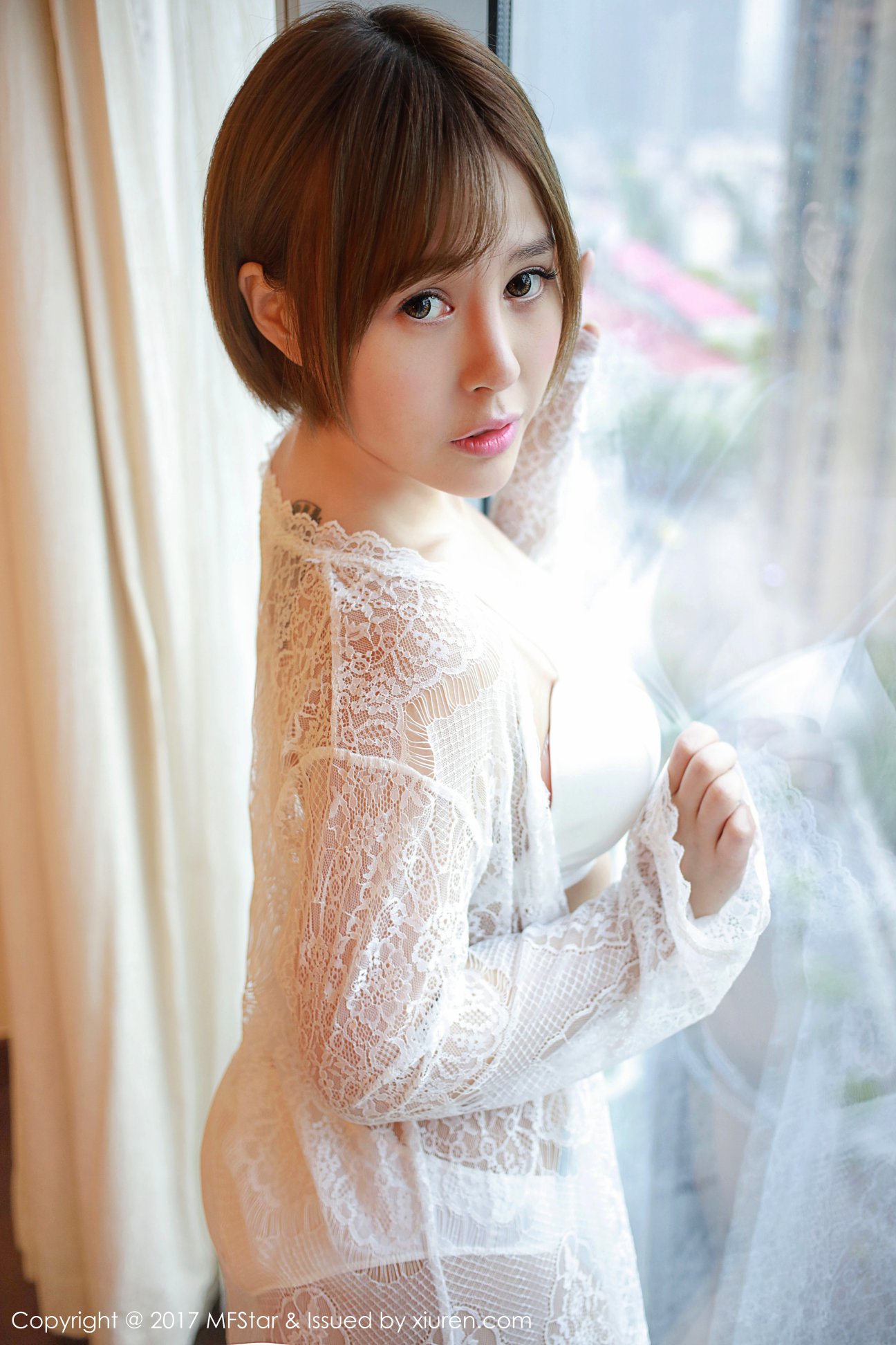[MFStar模范学院] 2017.06.26 Vol.099 Evelyn艾莉 [41P-195MB]