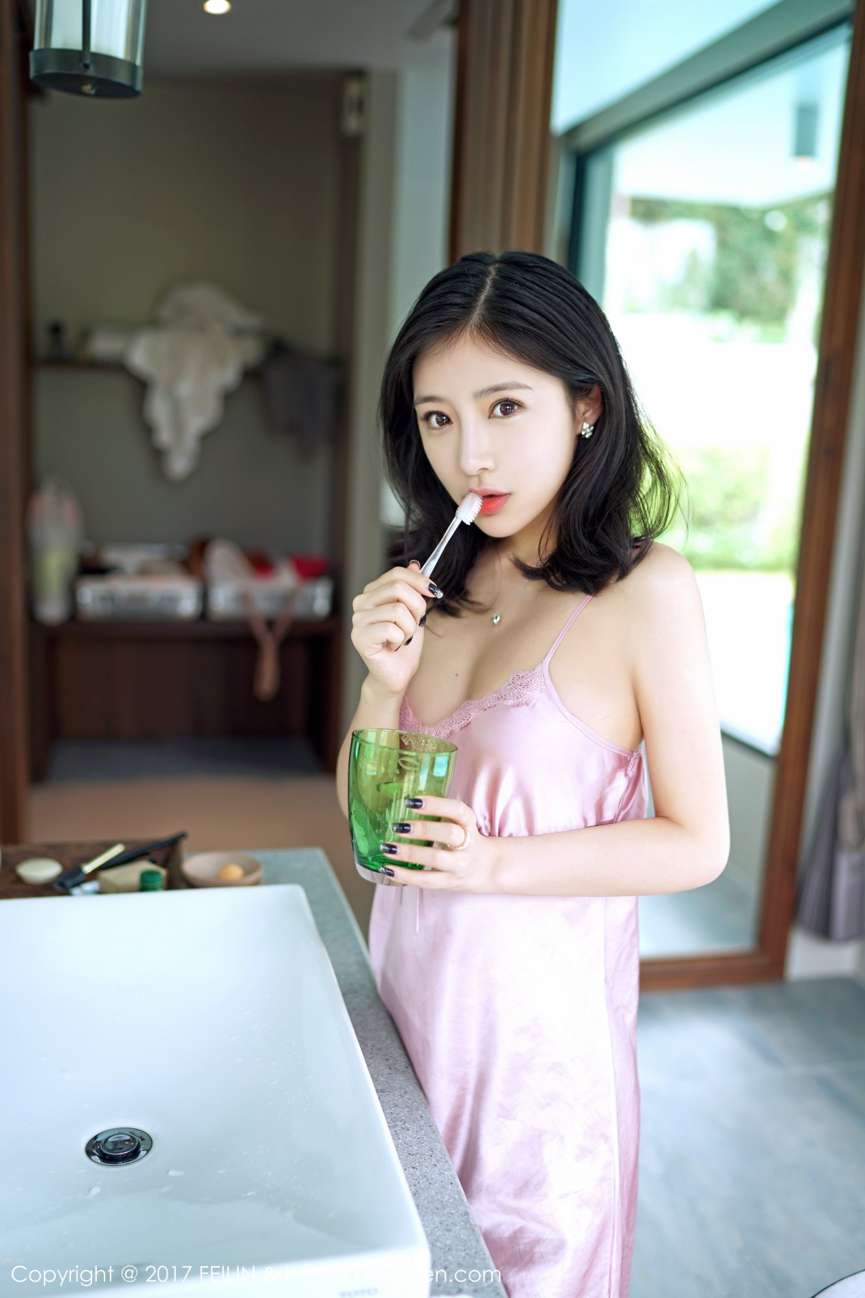[FEILIN嗲囡囡] 2017.04.07 VOL.084 施忆佳KITTY [40P-120MB]