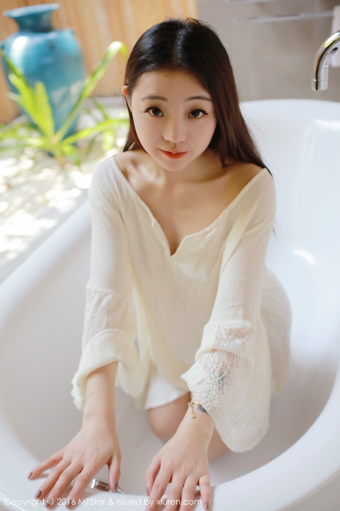 [MFStar模范学院] 2016.09.30 VOL.072 佘贝拉bella [53P-226MB]