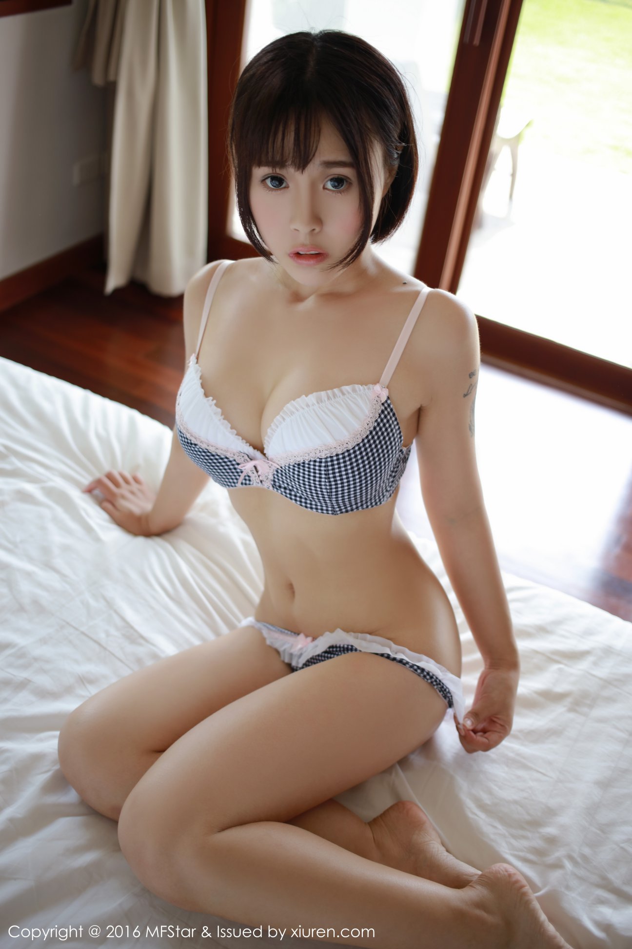 [MFStar模范学院] 2016.01.14 VOL.040 Evelyn艾莉 [51P-216MB]