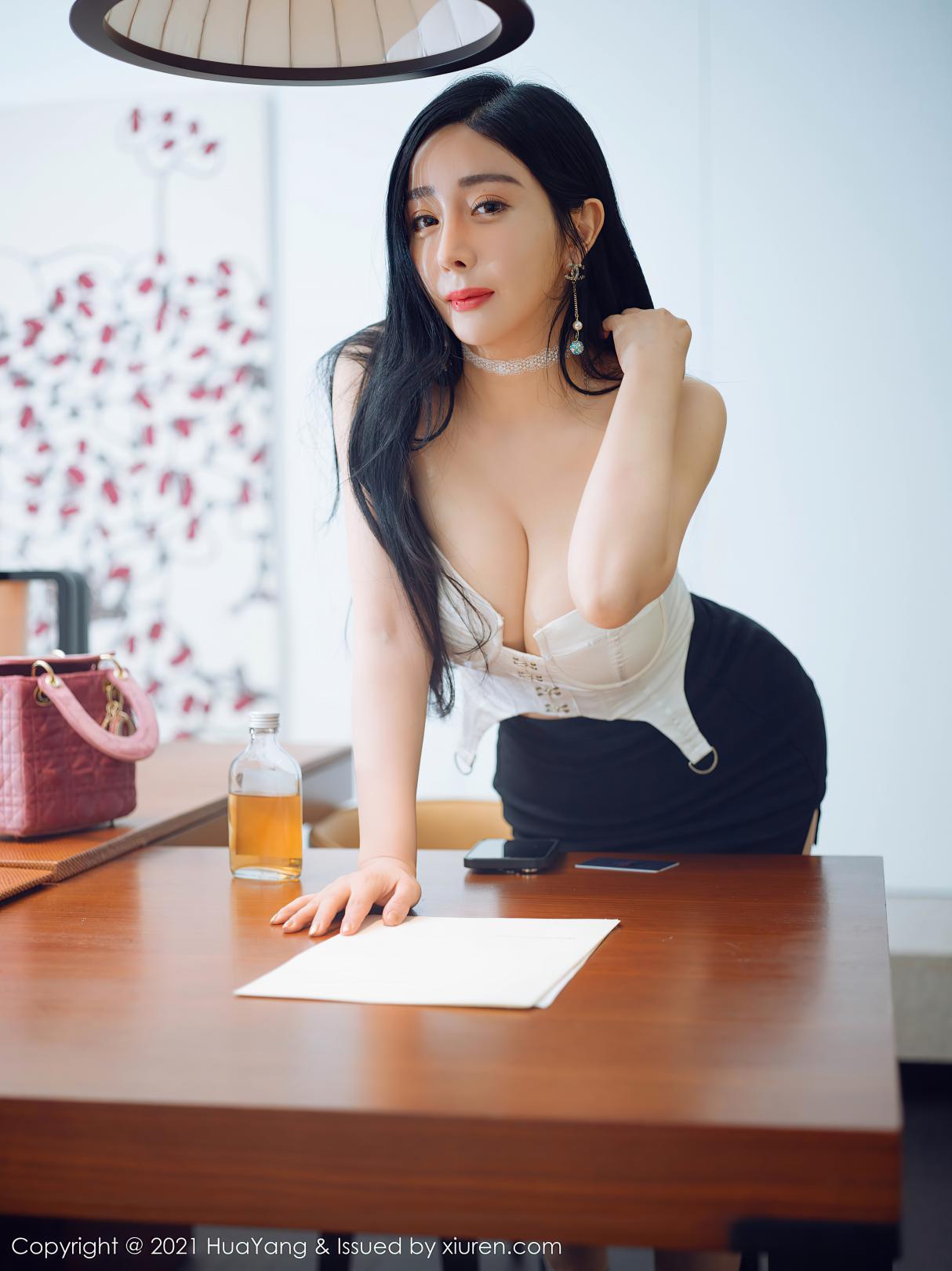 [HuaYang花漾] 2021.03.30 VOL.381 允爾 [46P-518MB]