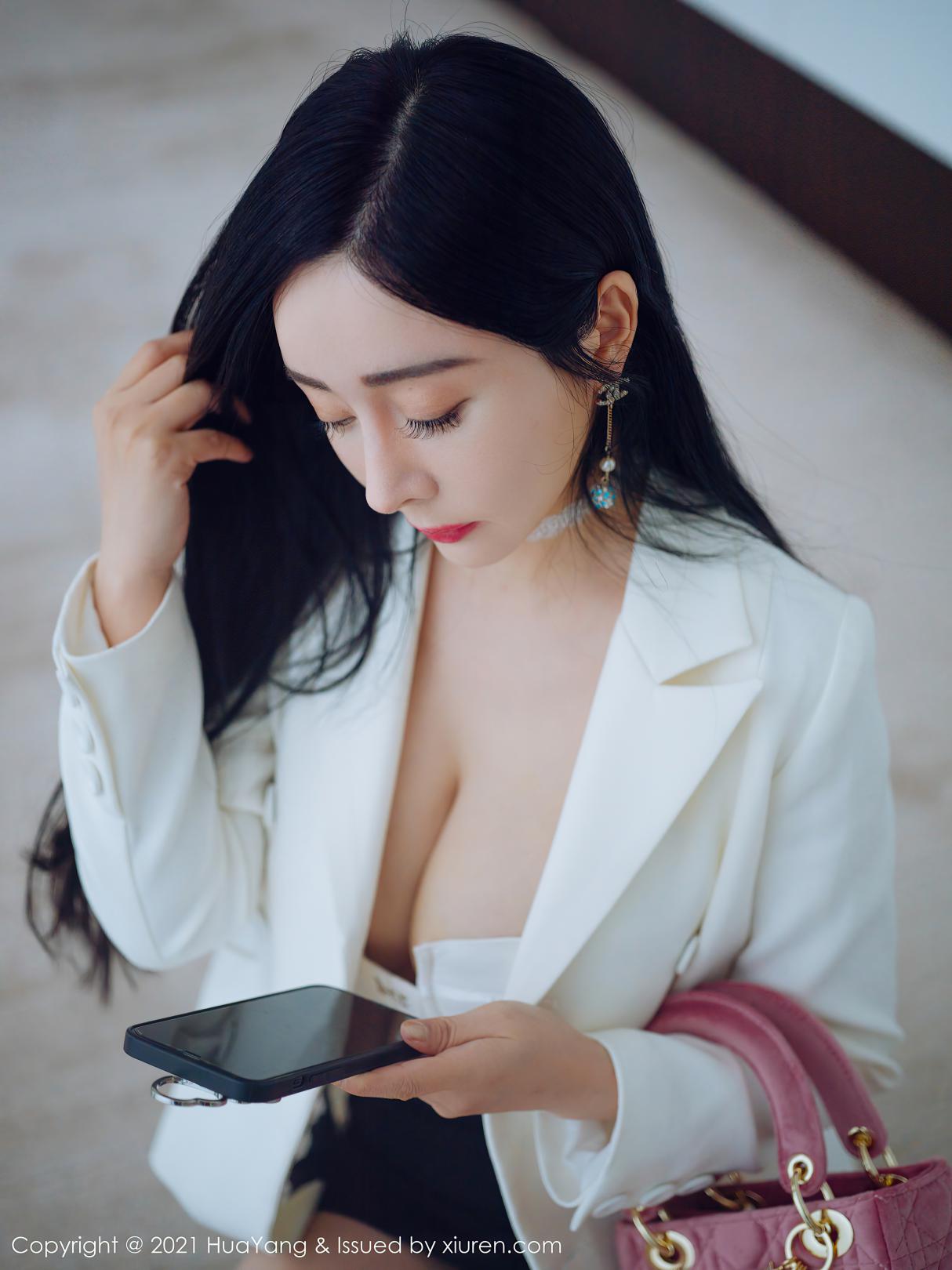 [HuaYang花漾] 2021.03.30 VOL.381 允爾 [46P-518MB]