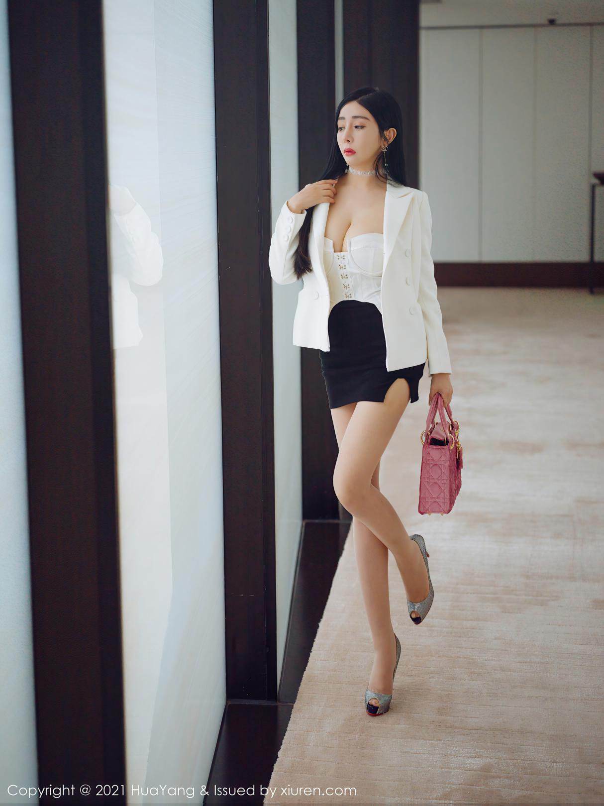 [HuaYang花漾] 2021.03.30 VOL.381 允爾 [46P-518MB]