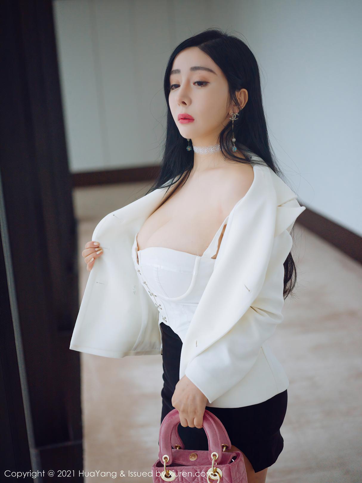 [HuaYang花漾] 2021.03.30 VOL.381 允爾 [46P-518MB]