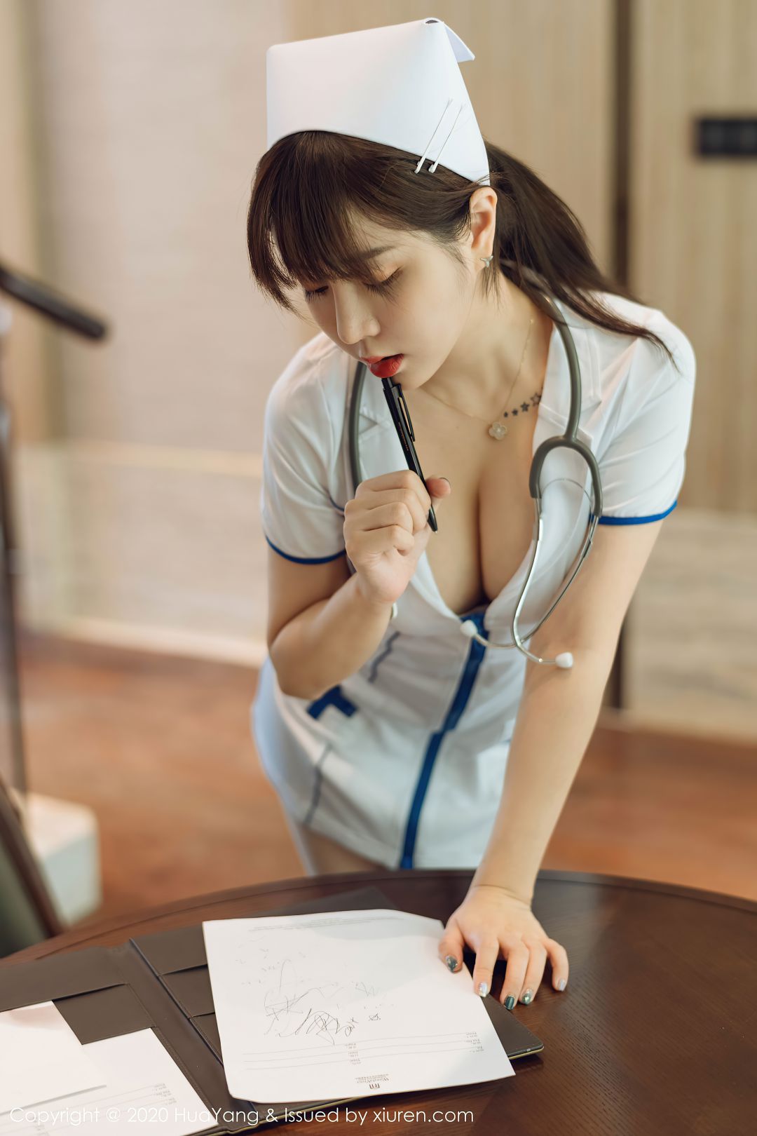 [HuaYang花漾] 2020.11.27 VOL.330 王雨纯[102P-989MB]