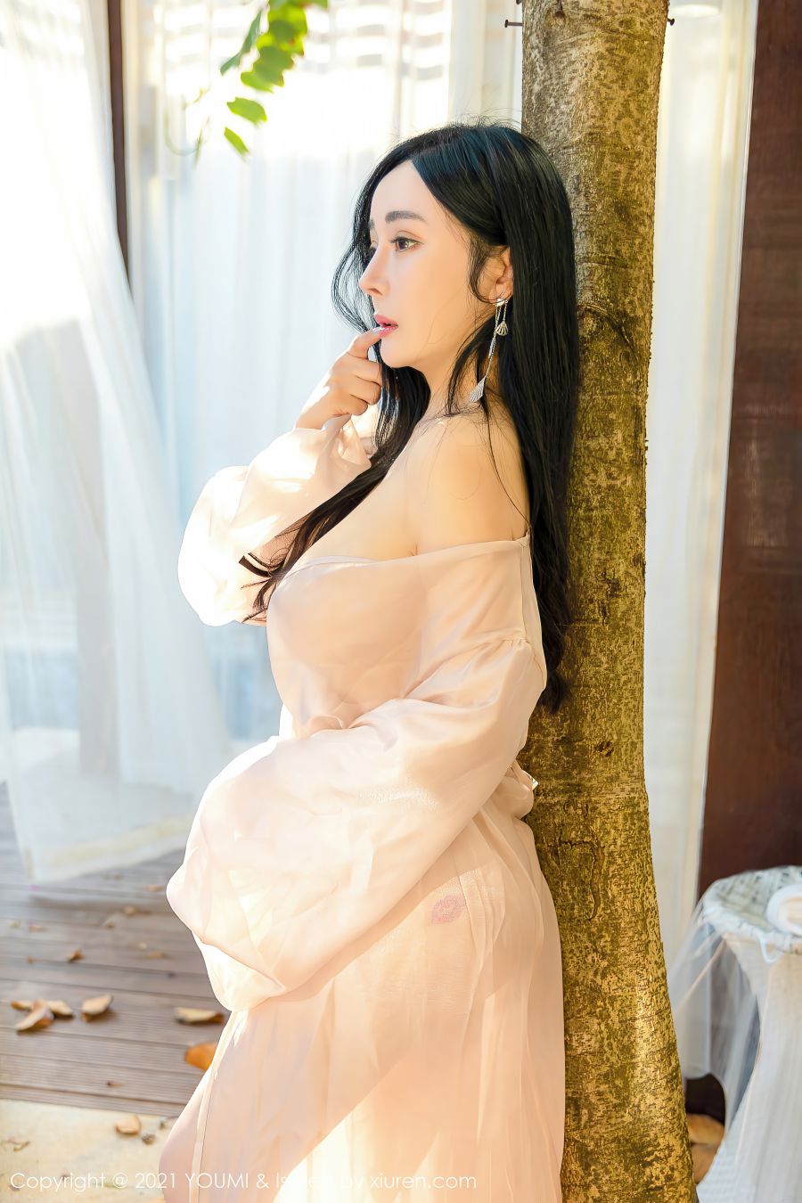 [YOUMI尤蜜荟] 2021.04.19 VOL.631 允爾 [76P-681MB]