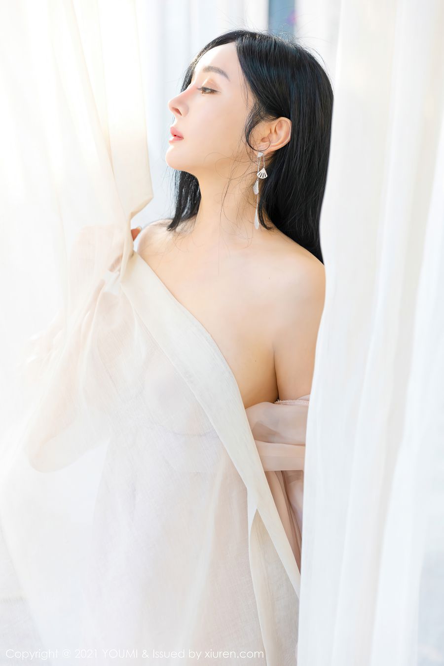[YOUMI尤蜜荟] 2021.04.19 VOL.631 允爾 [76P-681MB]