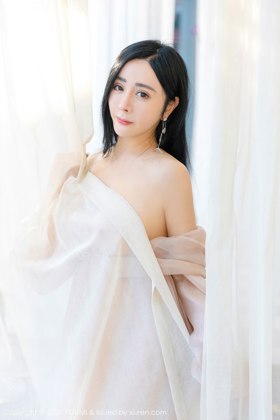 [YOUMI尤蜜荟] 2021.04.19 VOL.631 允爾 [76P-681MB]
