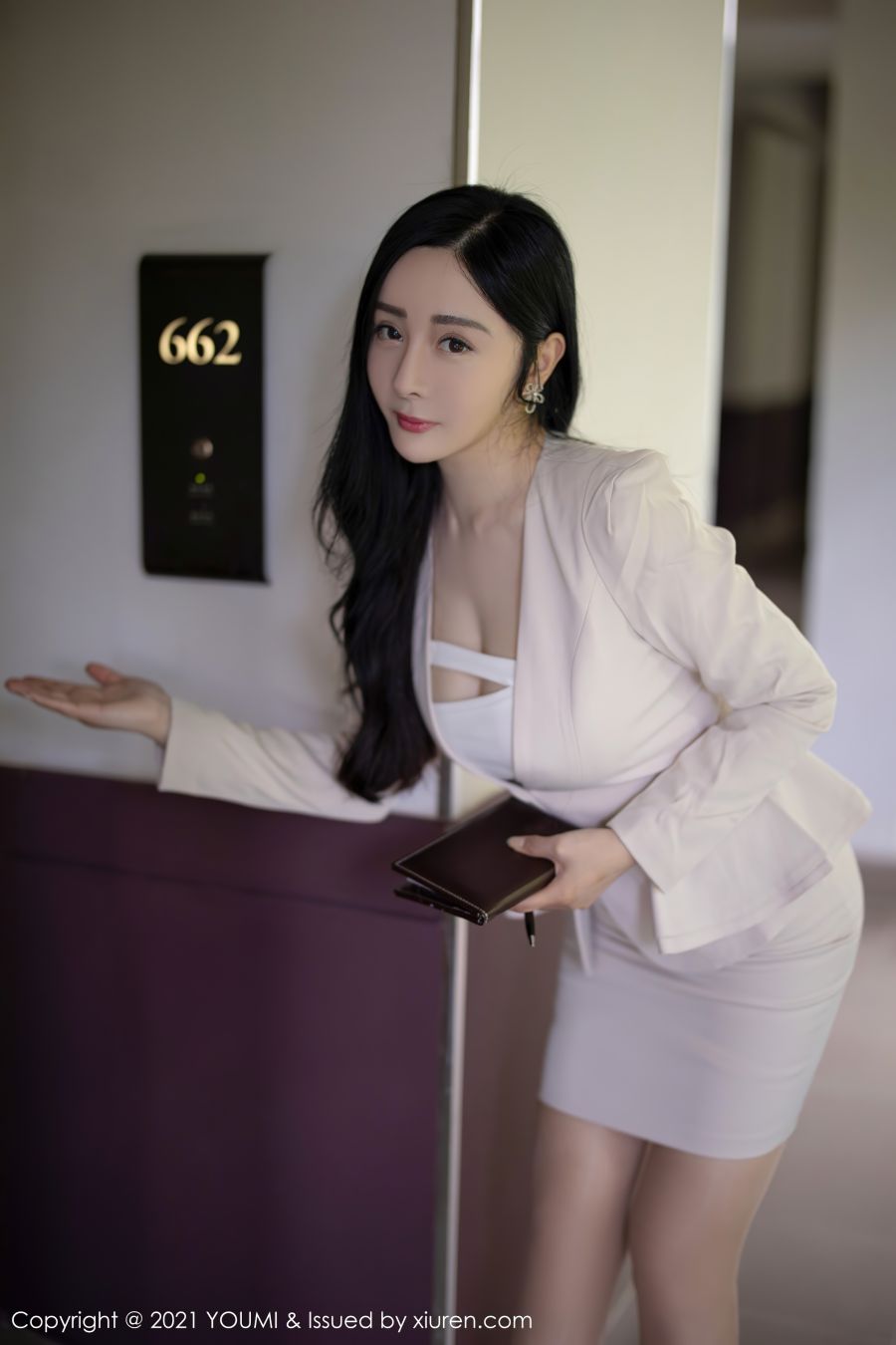[YOUMI尤蜜荟] 2021.09.18 VOL.695 允爾 [62P-564MB]