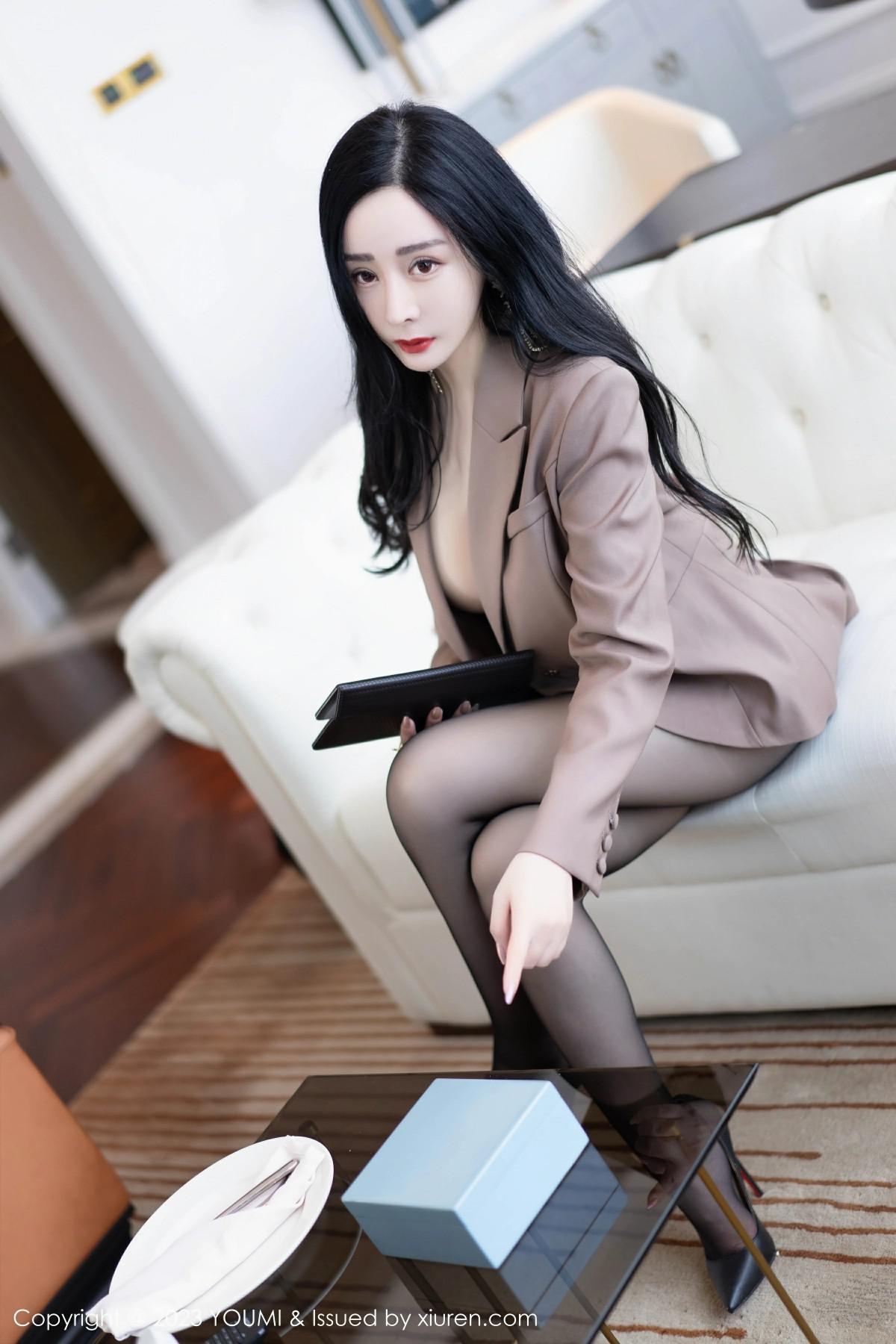 [YouMi尤蜜荟] 2023.06.12 VOL.950 允爾 [73P-590MB]